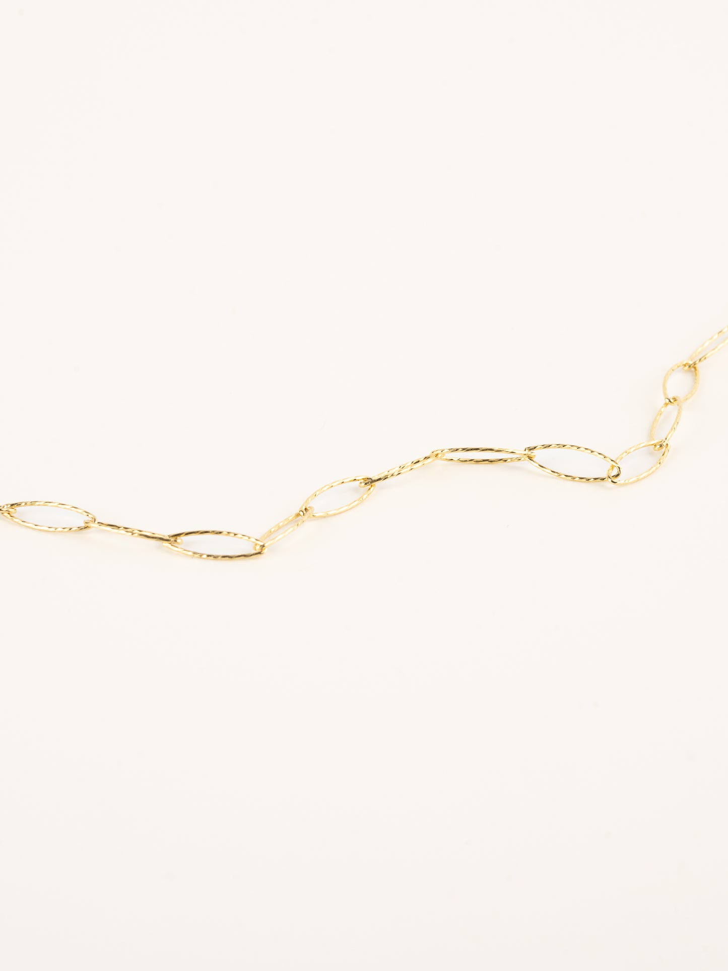 OLIVIA CHAIN NECKLACE